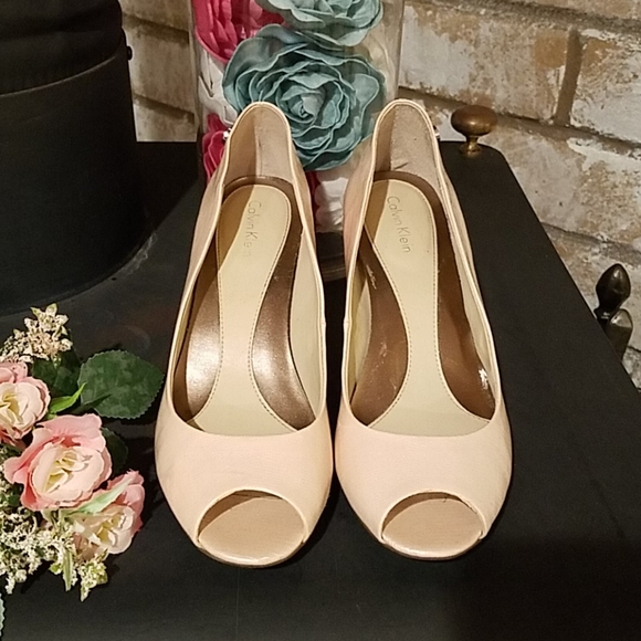 Calvin Klein Kasia Peep Toe Pumps Pale Pink Patent Leather - Picture 6 of 11